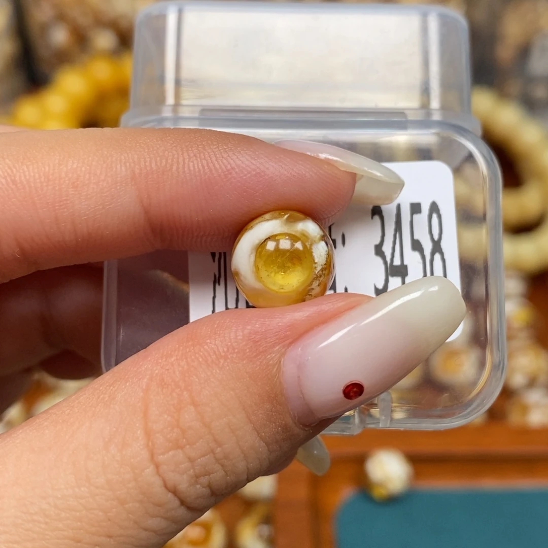 蜜蜡未镶嵌珠宝奇石3458