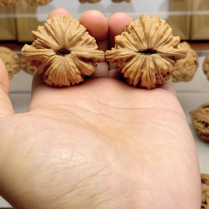 文玩核桃吊坠贩****斯009四座楼体验对