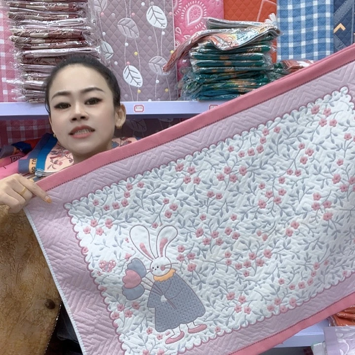 棉粉色小花兔纯棉