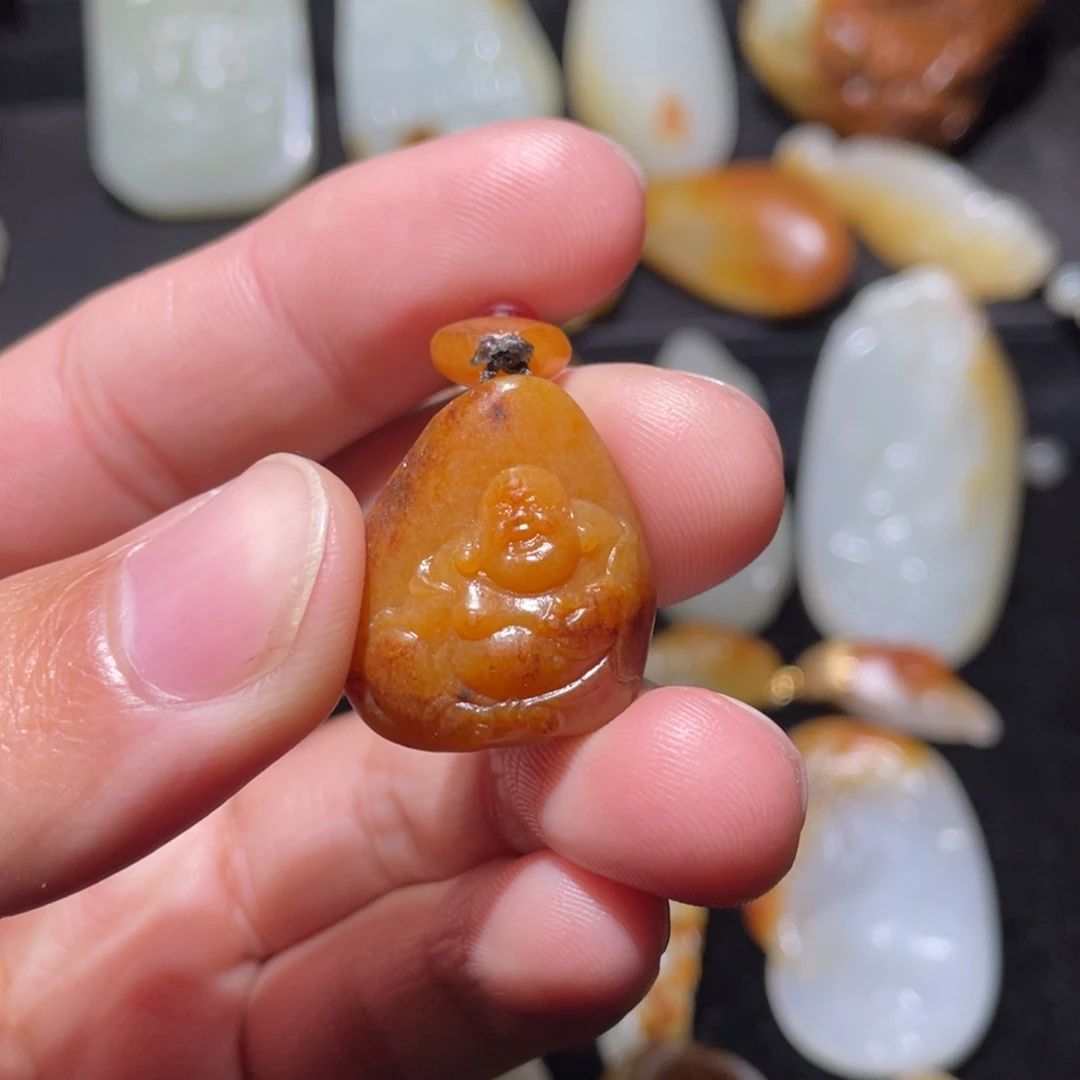 亮***和田玉未镶嵌挂件