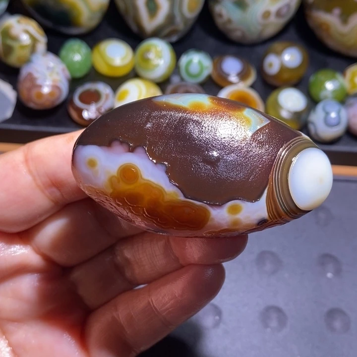 未镶嵌玛瑙/玉髓珠宝半成品85