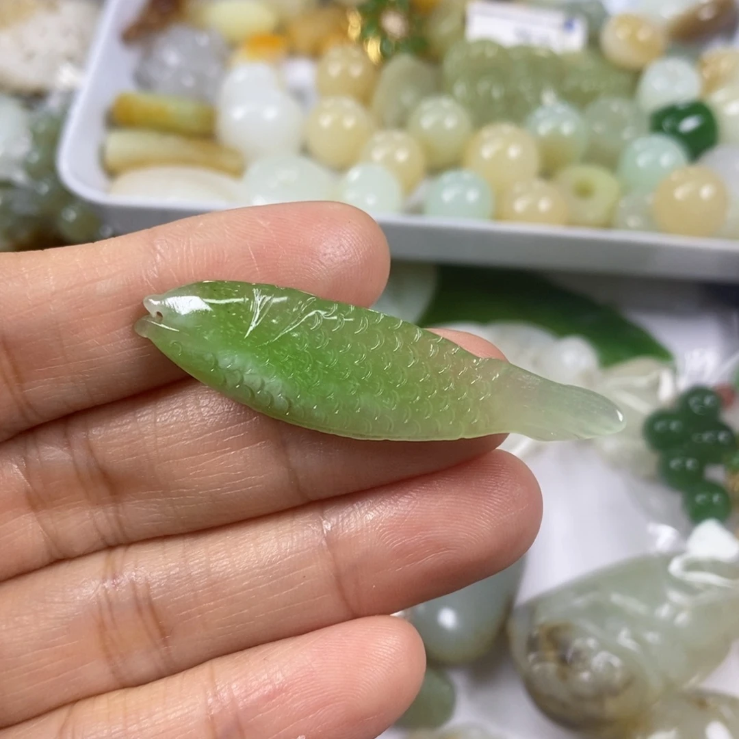 和田玉（糖玉）未镶嵌颈饰