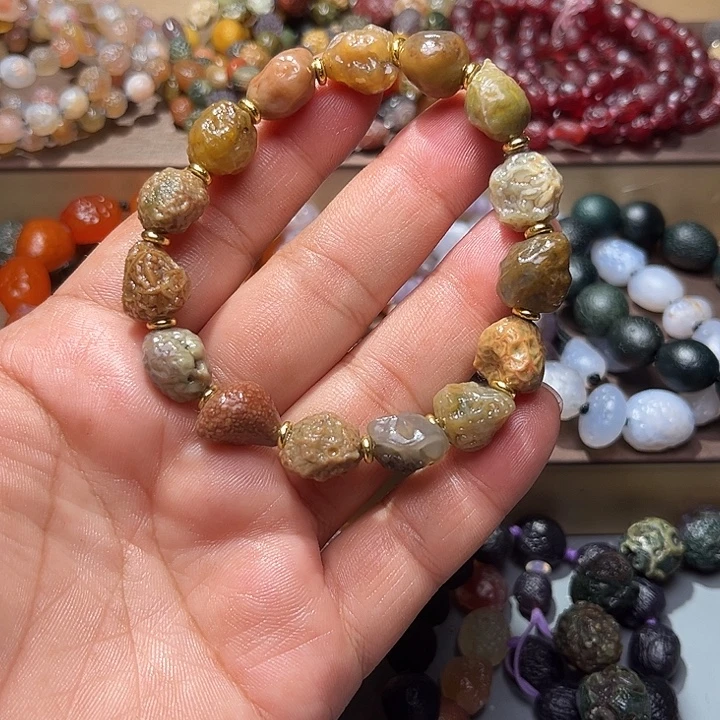 阿拉善彩玛瑙手串