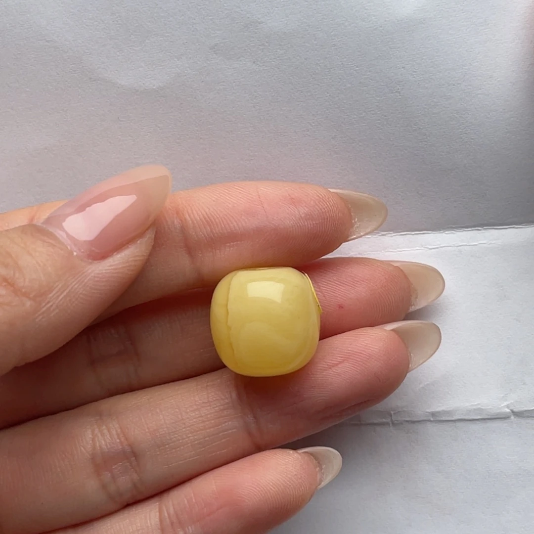 未镶嵌琥珀裸石?****长蜜蜡老型 思思