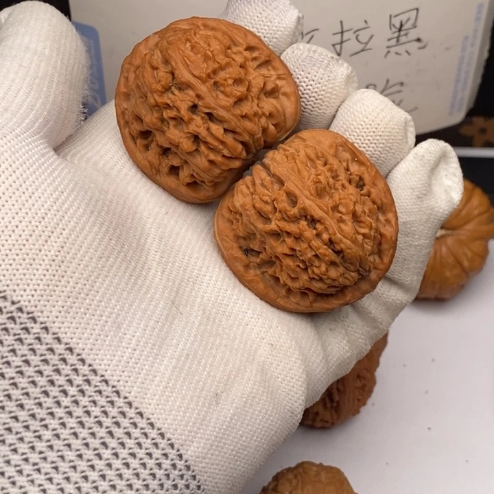 把件文玩核桃球形南疆石40