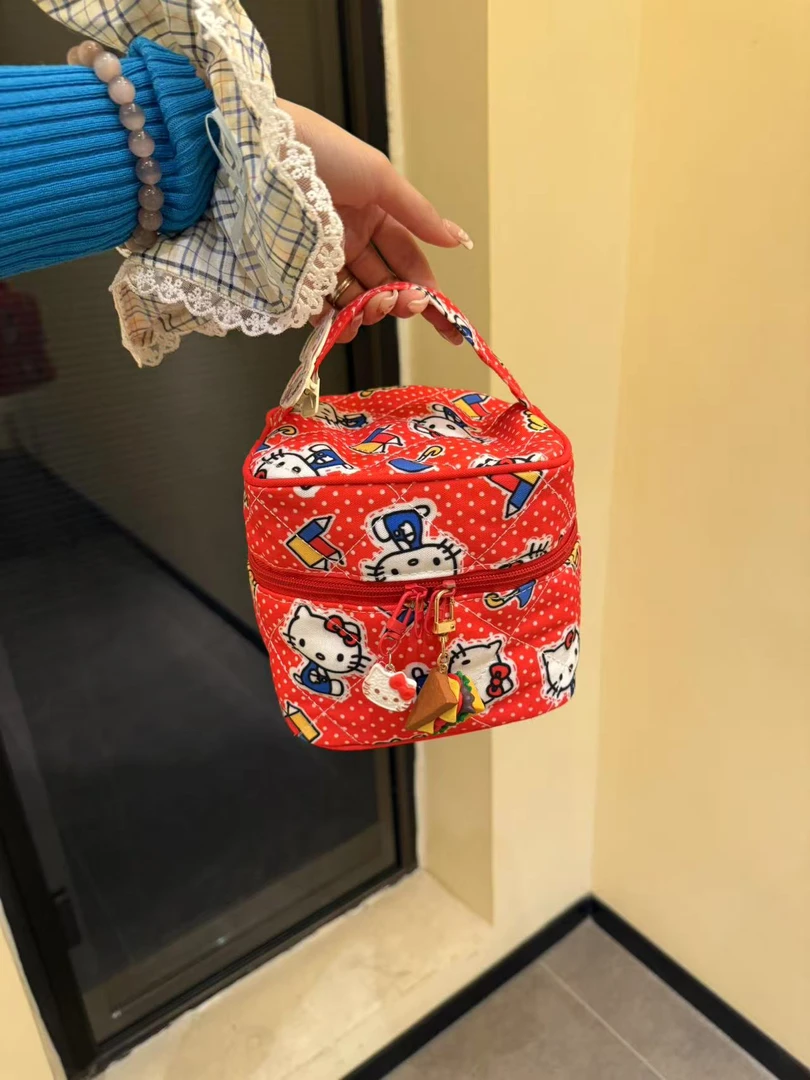 原创新款手提包高颜值大容量化妆包便携收纳包立体可爱旅行外出