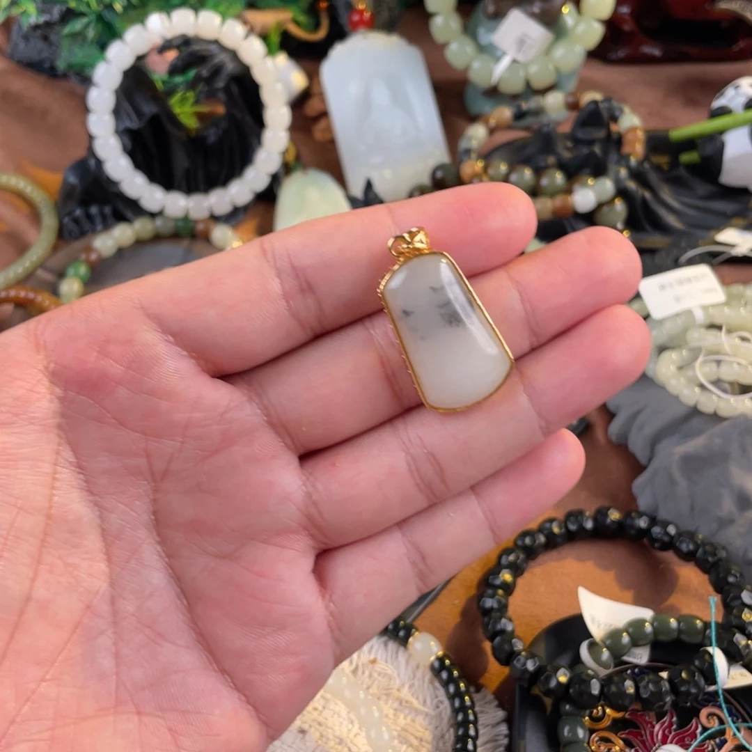 颈饰未镶嵌和田玉