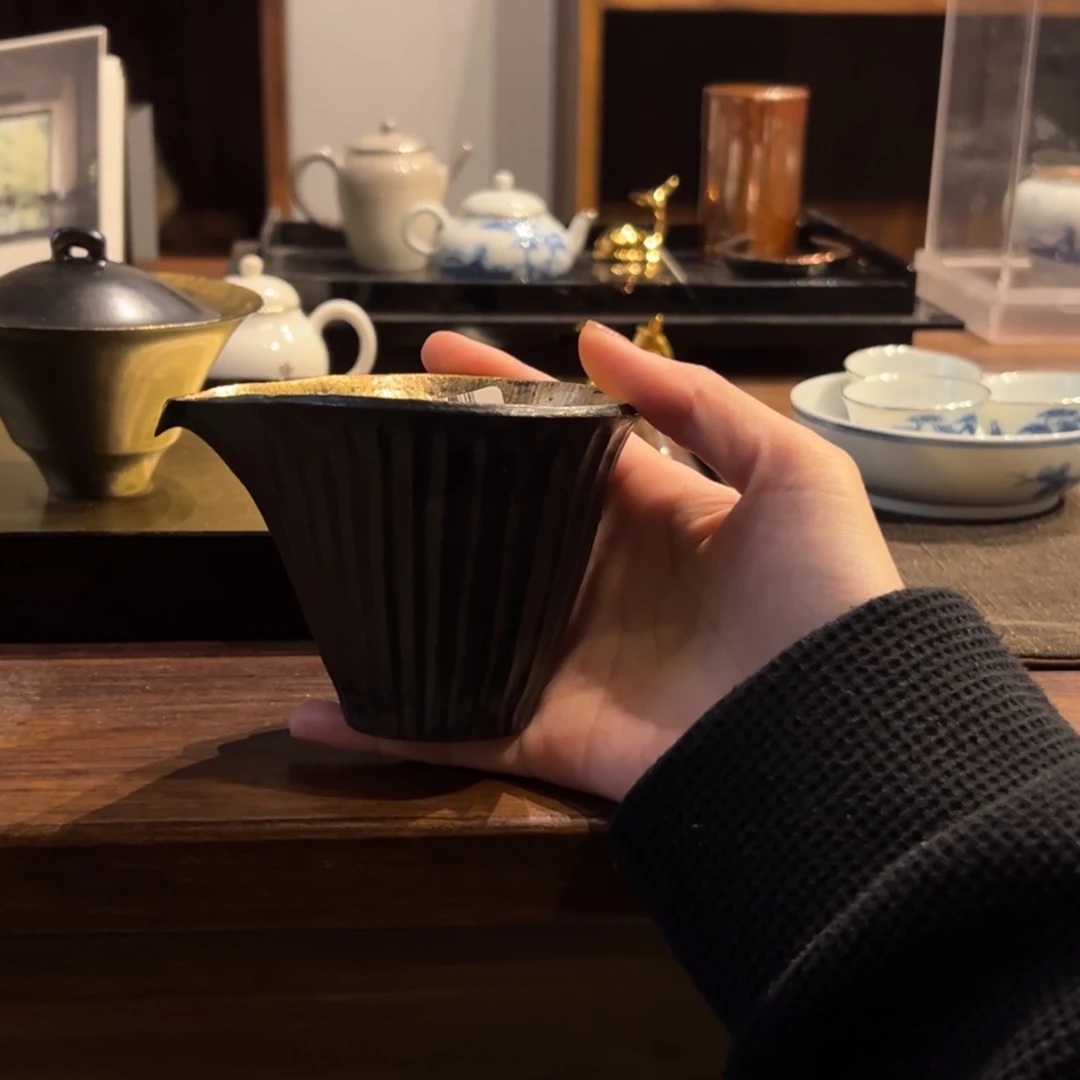 摆件-****.陶瓷。     陶瓷。