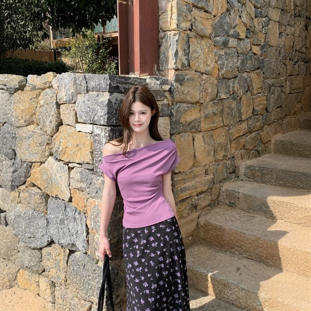 2025新款D7206夏季一字肩修身显瘦短袖T恤高腰碎花半身裙时尚套装