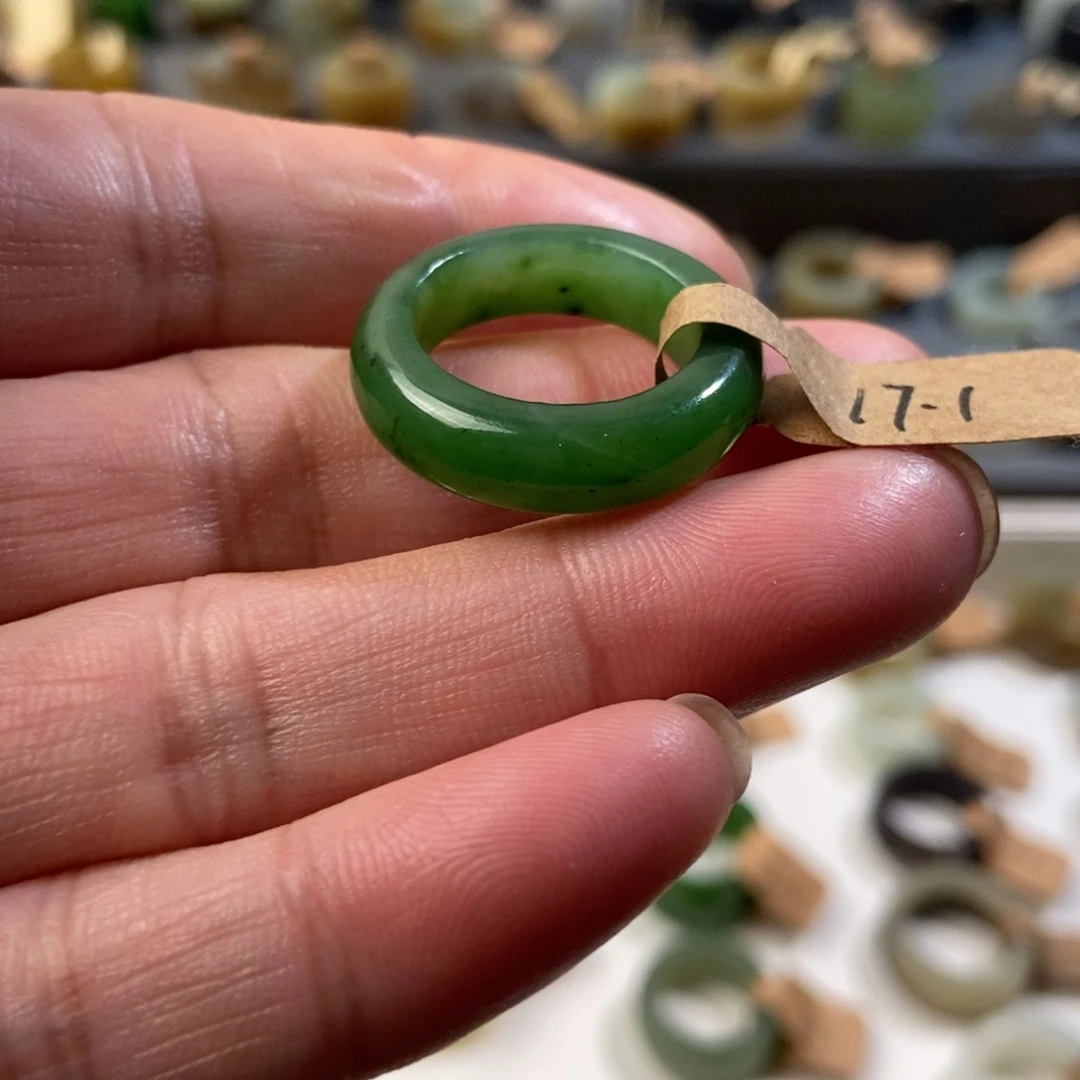 和田玉未镶嵌戒指