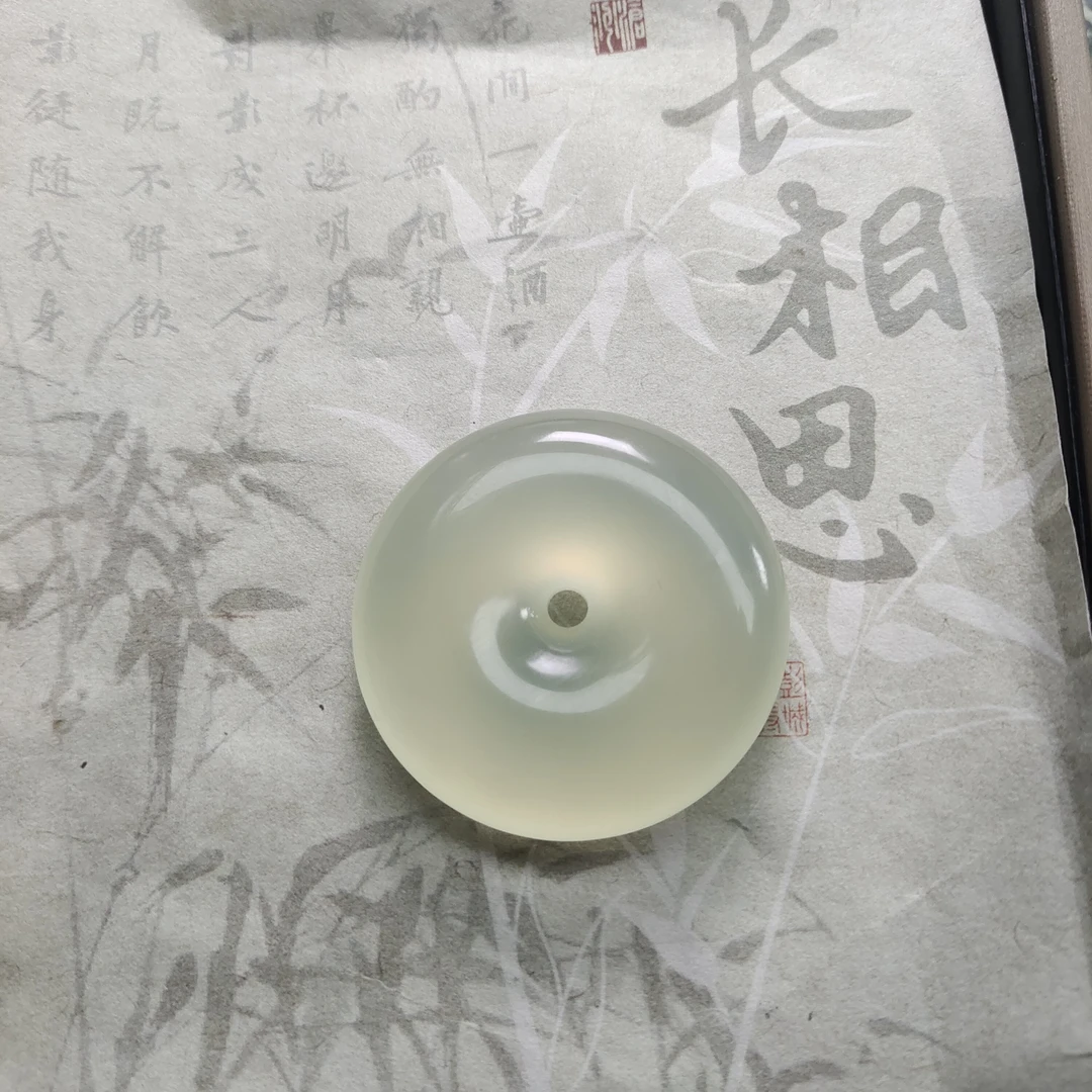 天然岫玉精品吊坠平安扣，4.8圆
