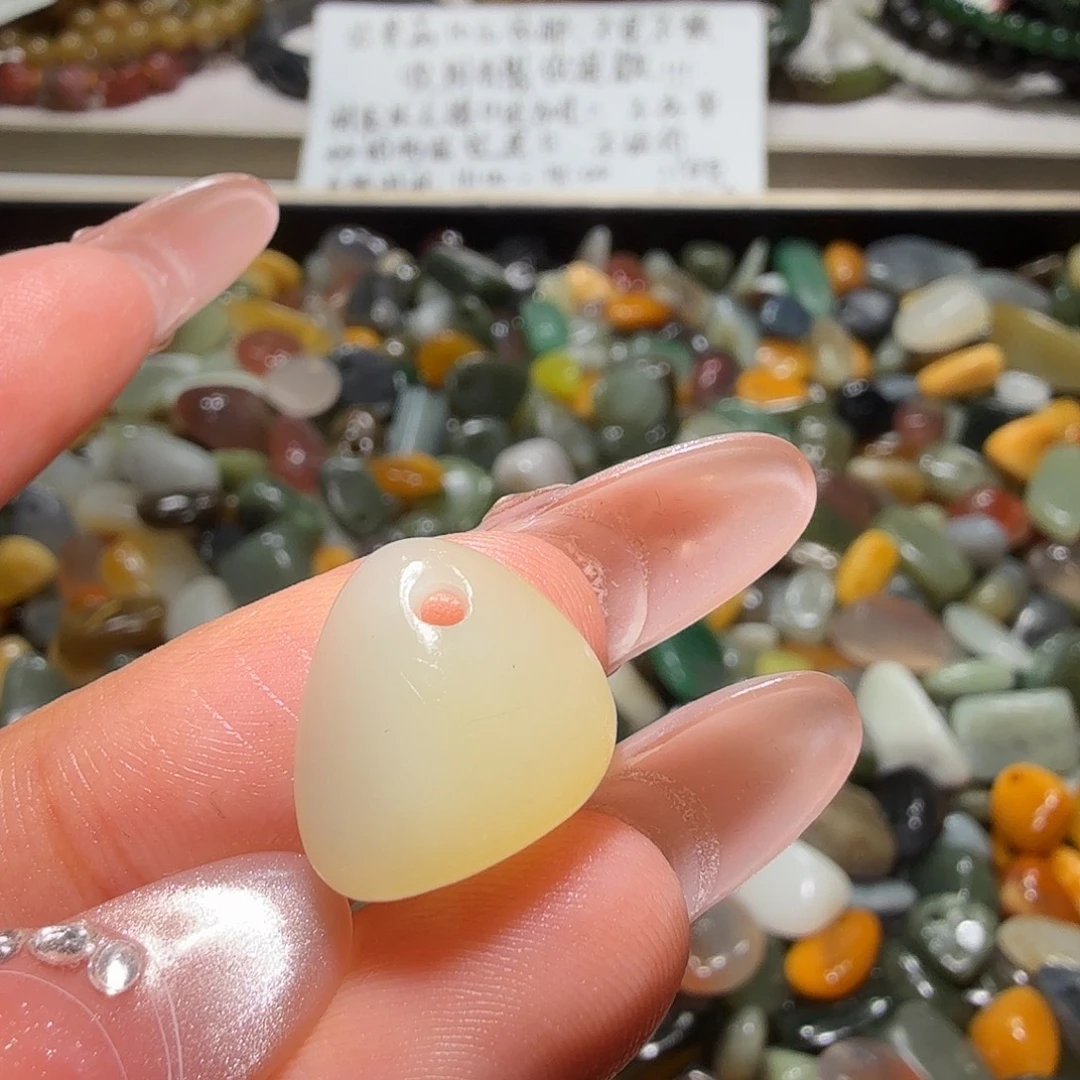 和田玉未镶嵌珠宝奇石