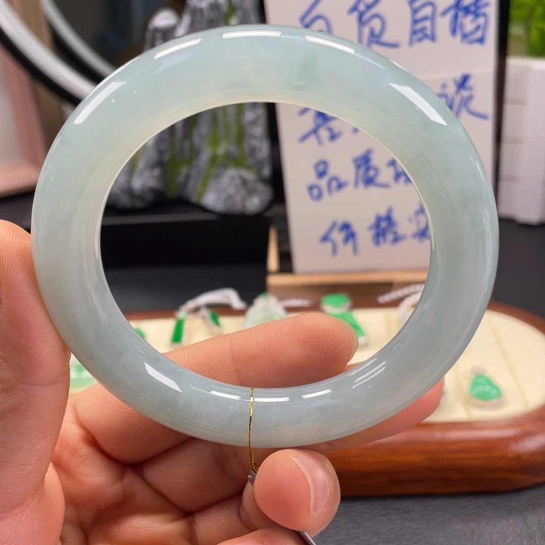 翡翠未镶嵌手镯冰晴水圆条翡翠手镯