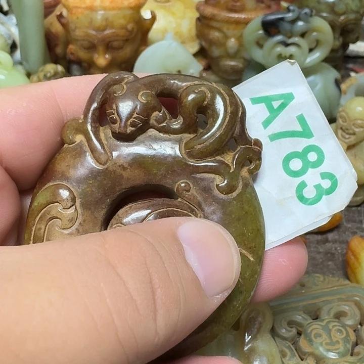 二***爷和田玉未镶嵌颈饰