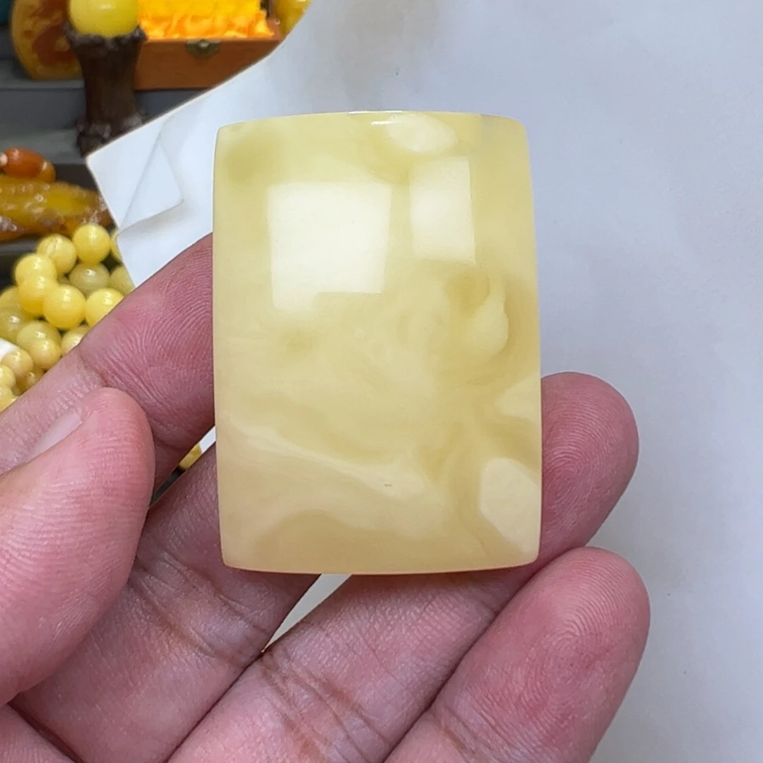 【闪购商品】未镶嵌琥珀裸石15.88克