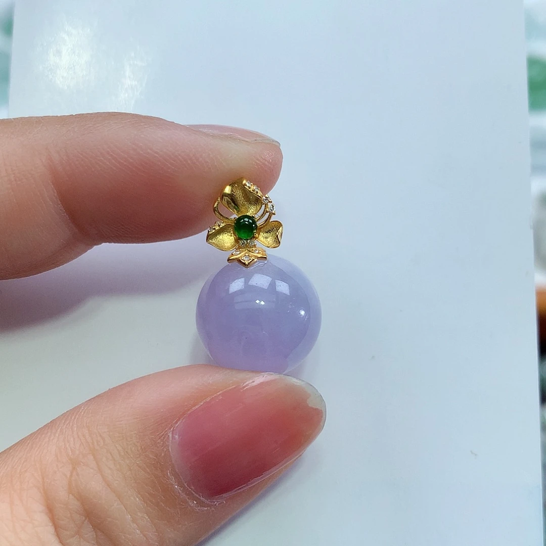 翡翠18K金镶嵌颈饰转运珠