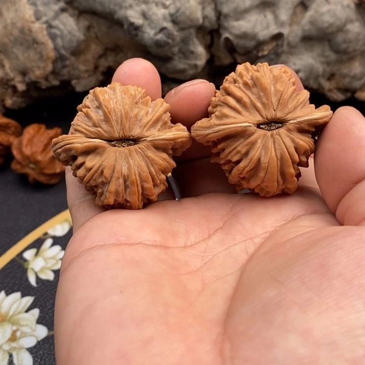 哈***子把件桃核四座楼狮子头