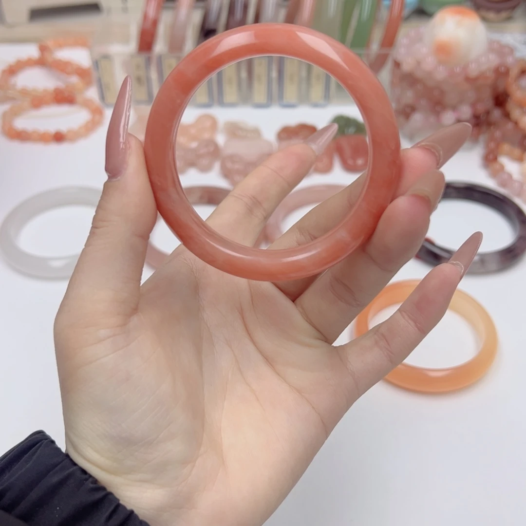 小****石英质玉未镶嵌手镯