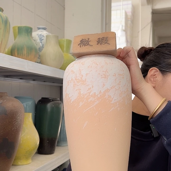 景德镇陶瓷花瓶工厂