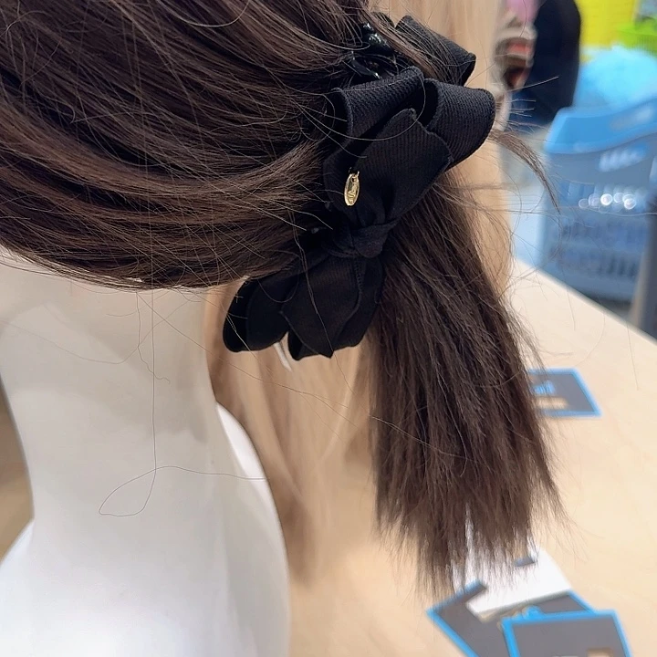 布艺非金属黑色蝴蝶结香蕉夹大