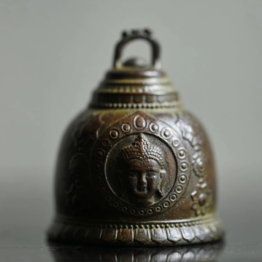 合金铜佛陀头像手摇铃铛老铜器收藏杂项小摆件