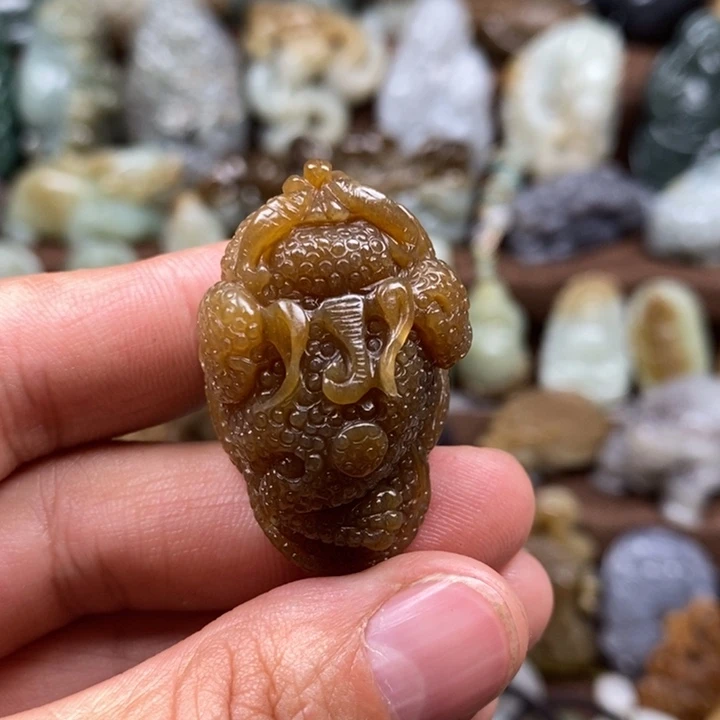 和田玉未镶嵌颈饰白**、