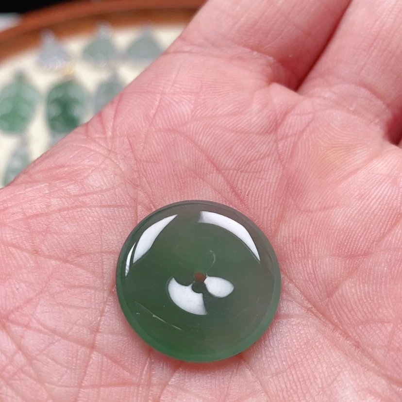 【闪购商品】翡翠吊坠(不含链)未镶嵌