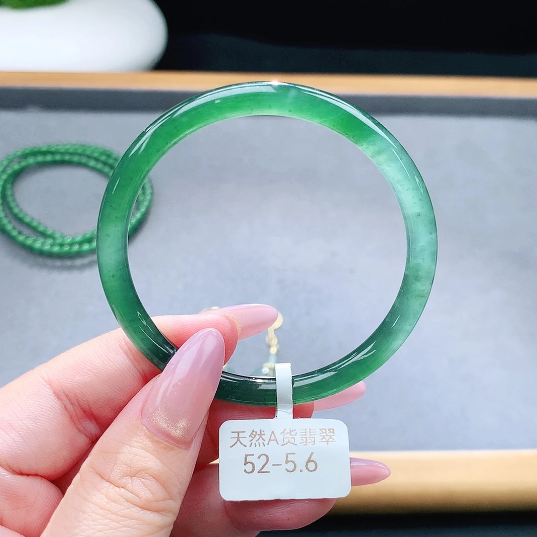 未镶嵌手镯（圆镯）翡翠