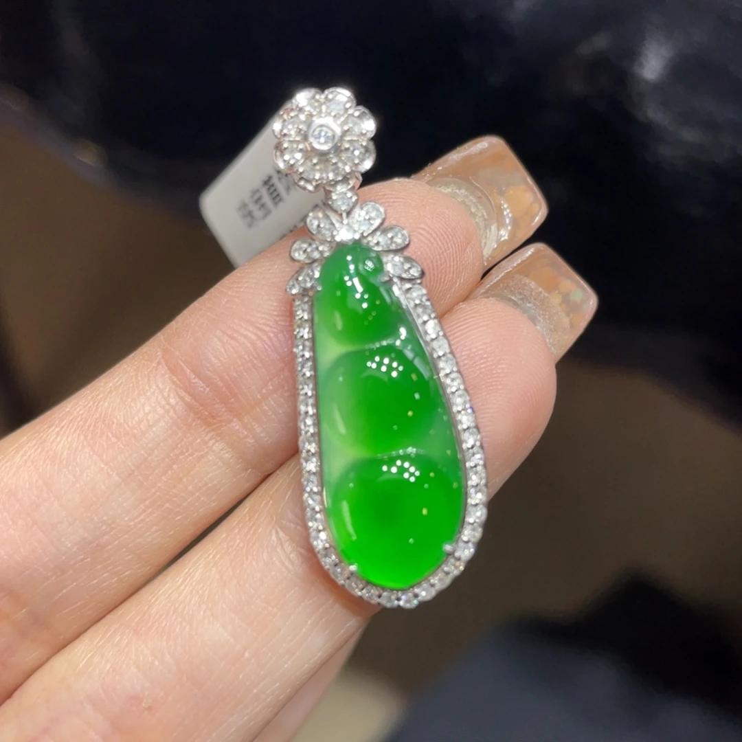 翡翠颈饰18K金镶嵌天然缅甸翡翠