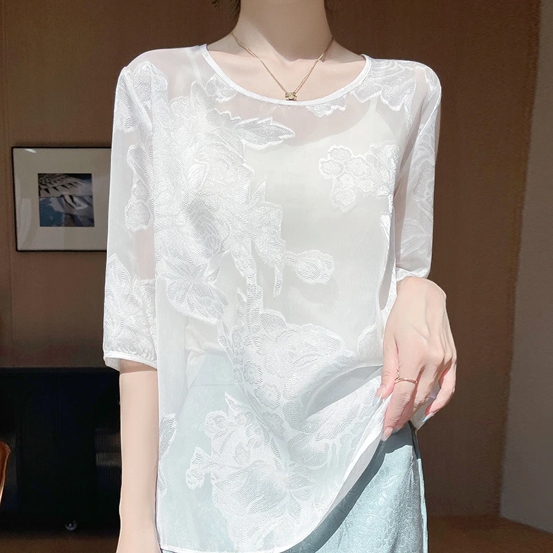 2025夏季新款圆领缎面提花微透短袖衬衣新款宽松七分袖透气上衣女