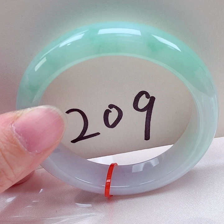 翡翠未镶嵌手镯翡翠