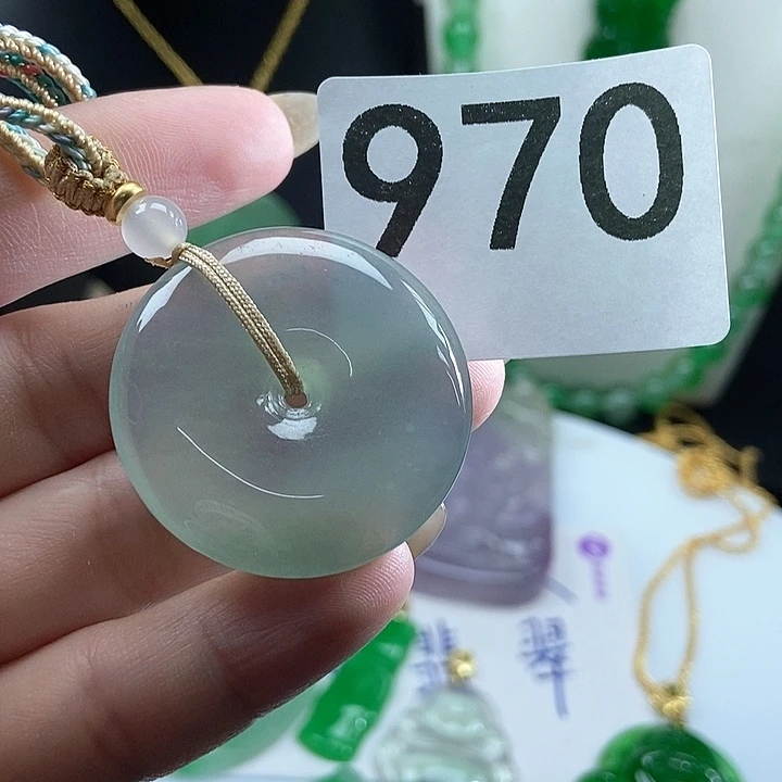 翡翠未镶嵌吊坠(赠链)