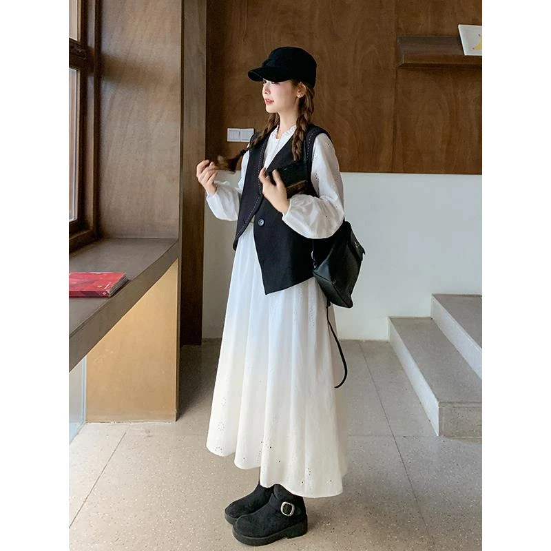 米白色镂空连衣裙马甲两件套女2025年春季新款时尚小众设计感套装