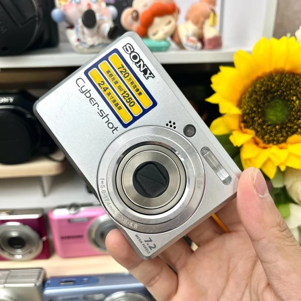 9新 Sony/索尼 索尼s730自备电池复古色彩鲜艳