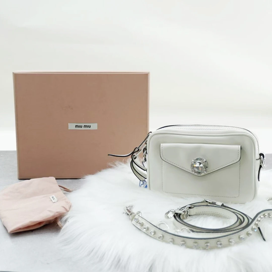 99新 MIU MIU/缪缪 带盒双肩带相机包/BJ250703006