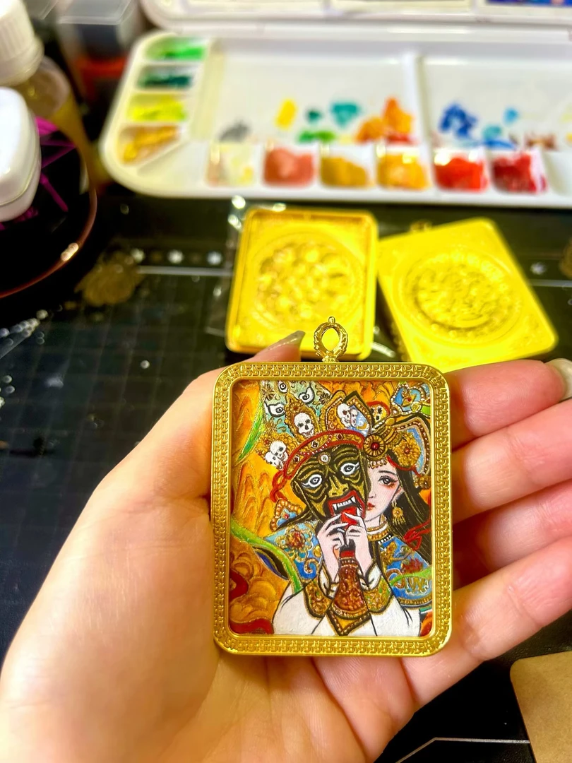 纯手绘唐卡挂件（带盒）