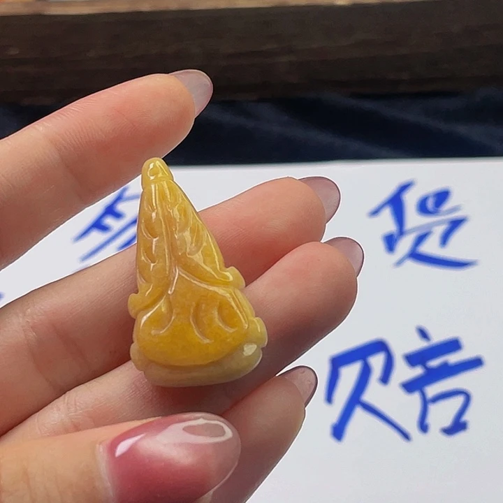 翡翠未镶嵌颈饰翡翠06