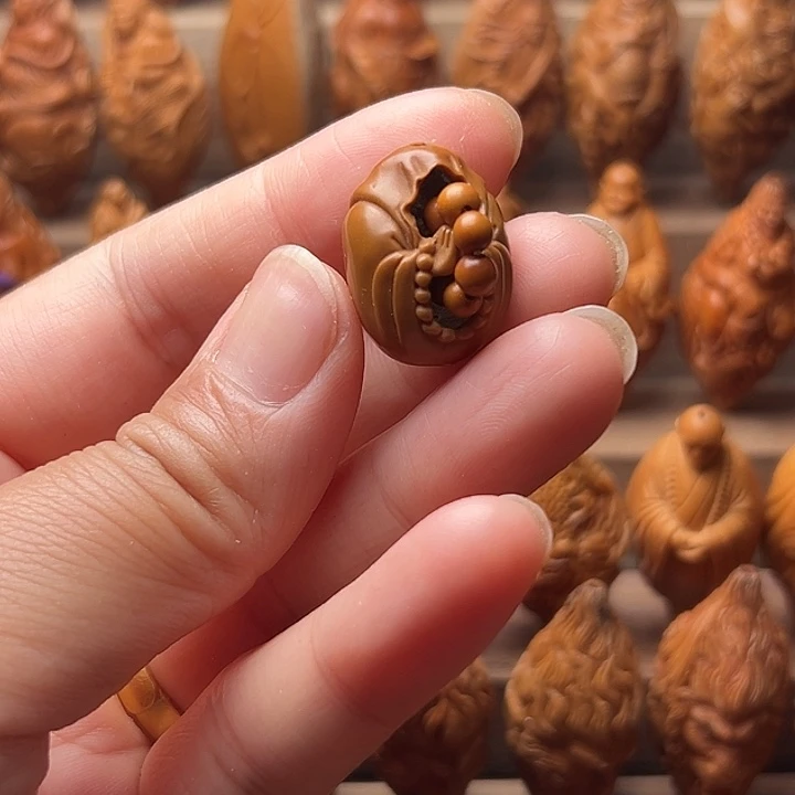 赤***子橄榄核吊坠橄榄核