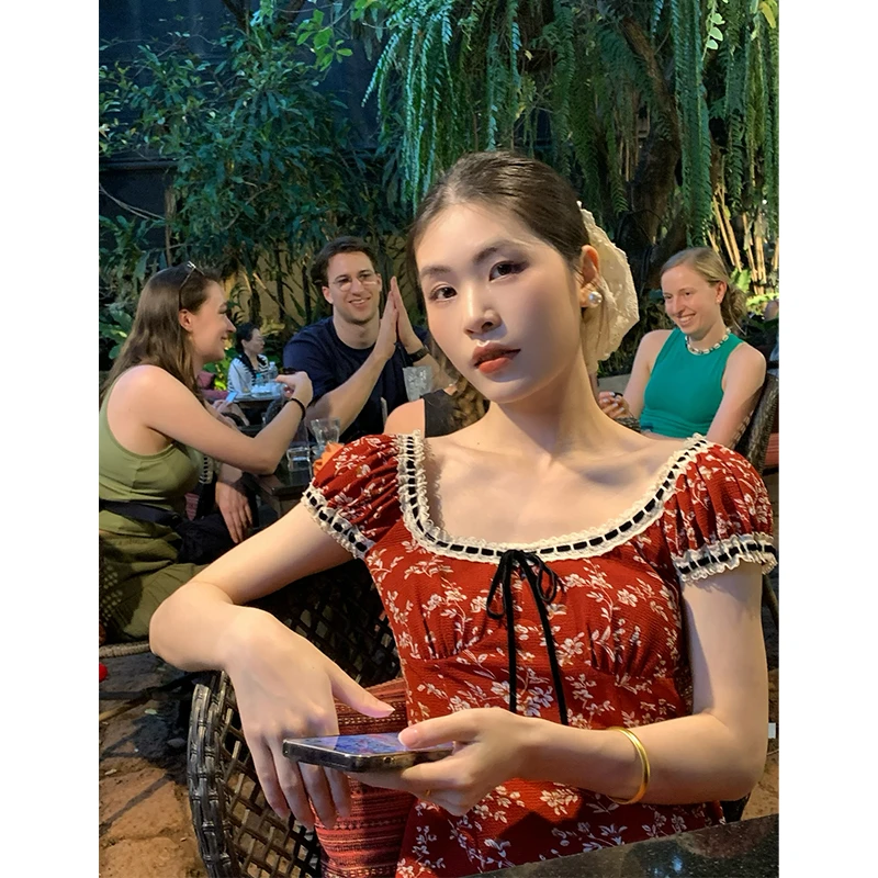 【花间絮语】法式复古红色碎花连衣裙女茶歇长裙春夏新款67083显瘦