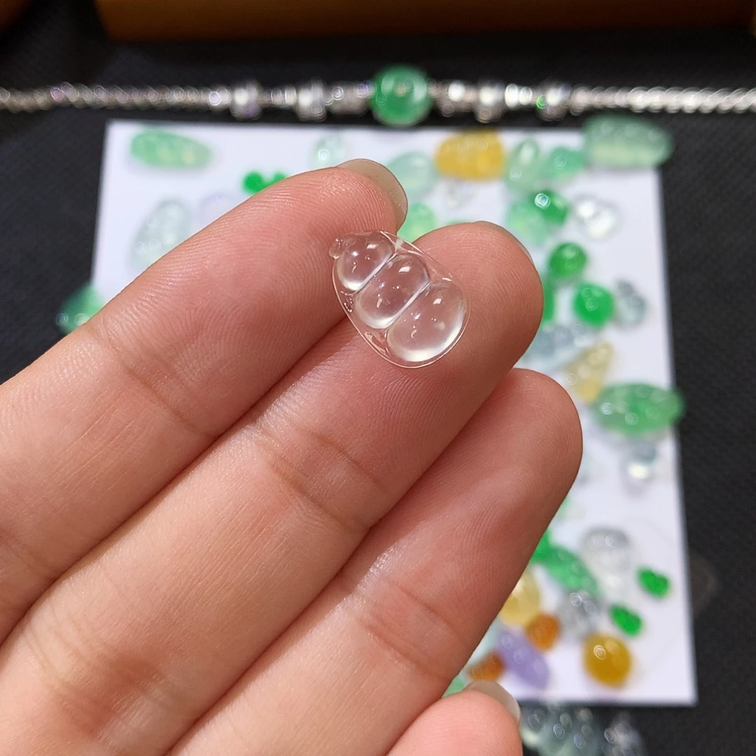 翡翠裸石龙石种福豆