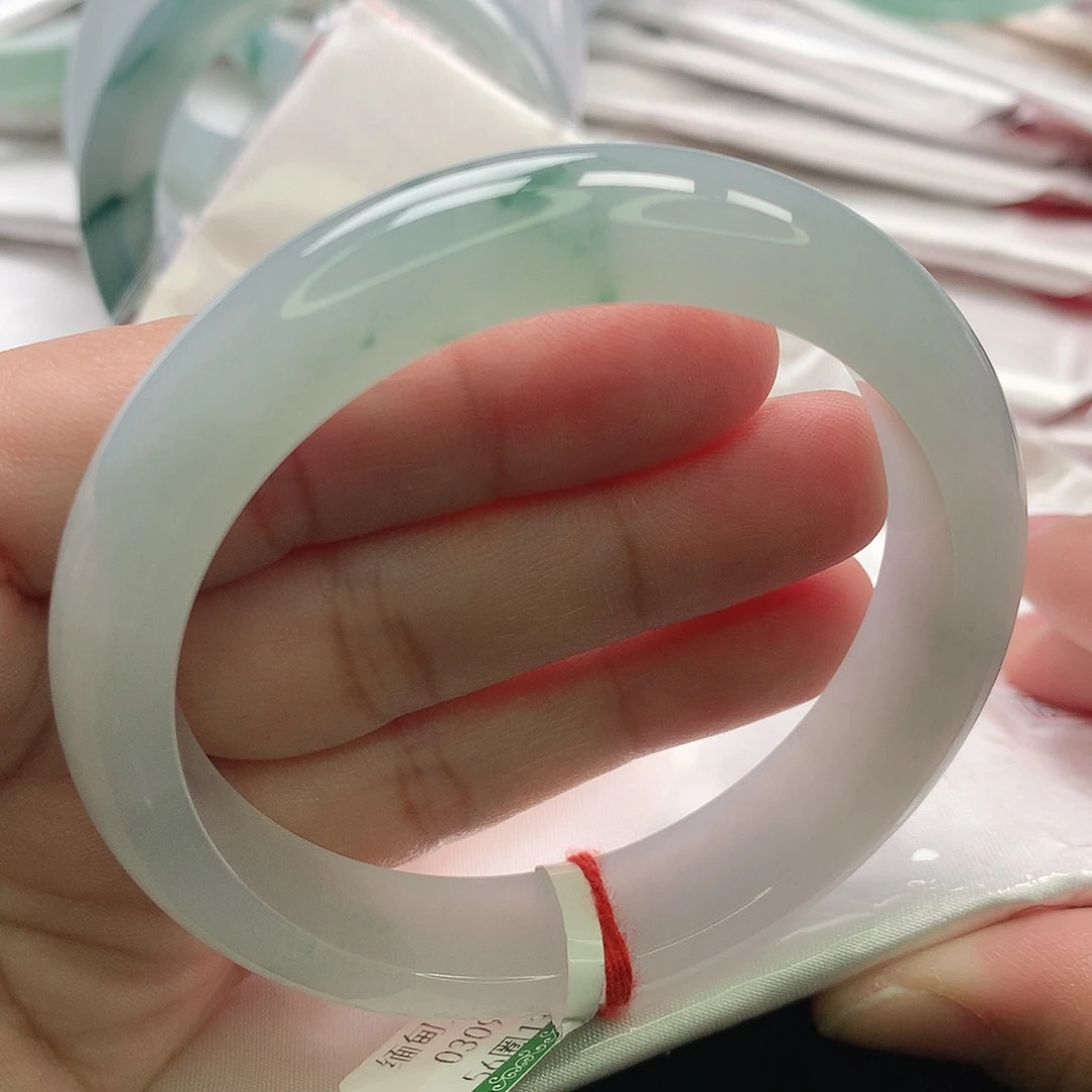 翡翠未镶嵌手镯缅甸55.56