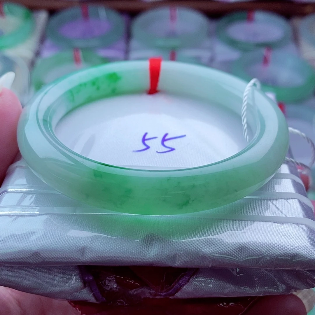翡翠未镶嵌手镯（圆镯）301阳绿翠绿温润细腻起胶