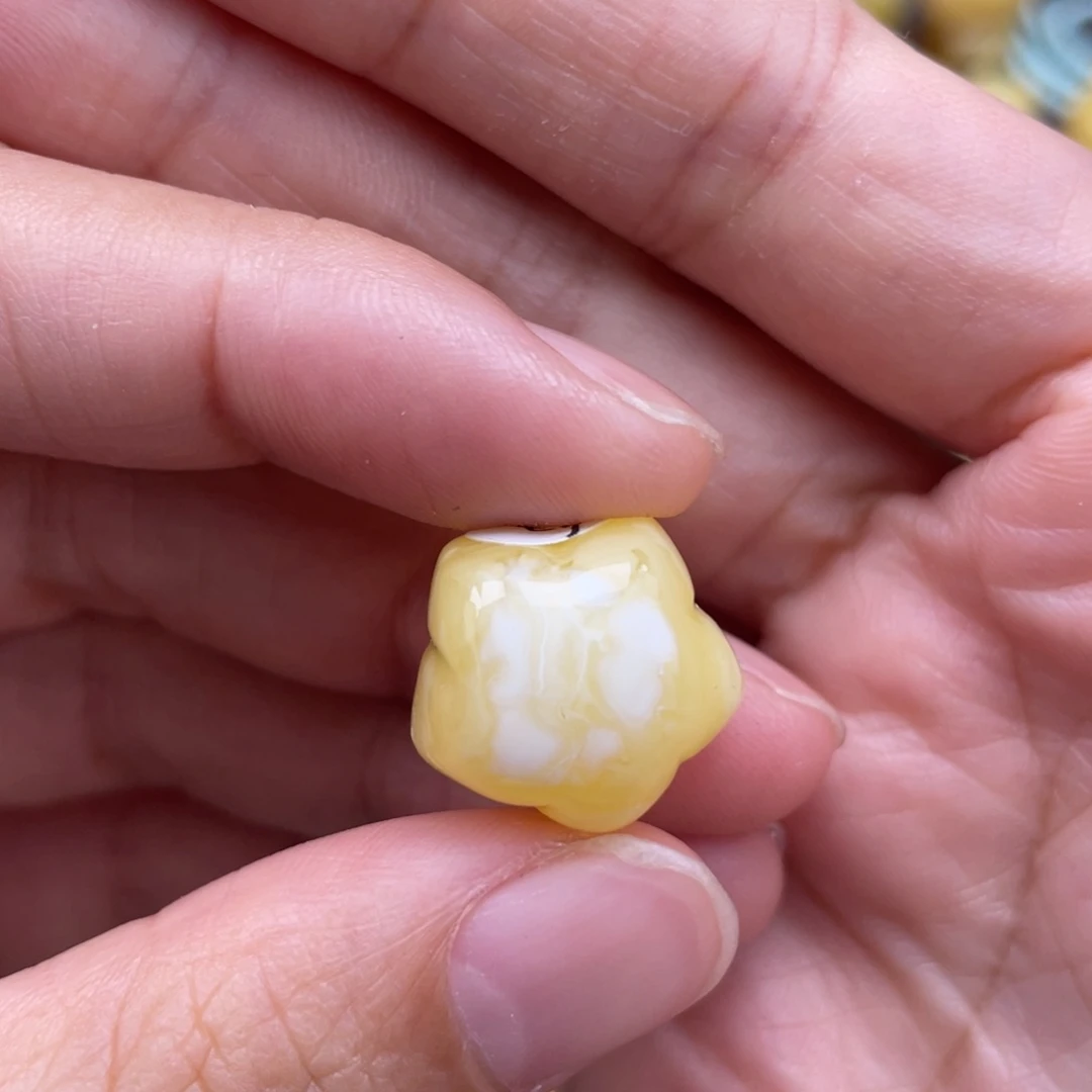 裸石琥珀未镶嵌蜜蜡