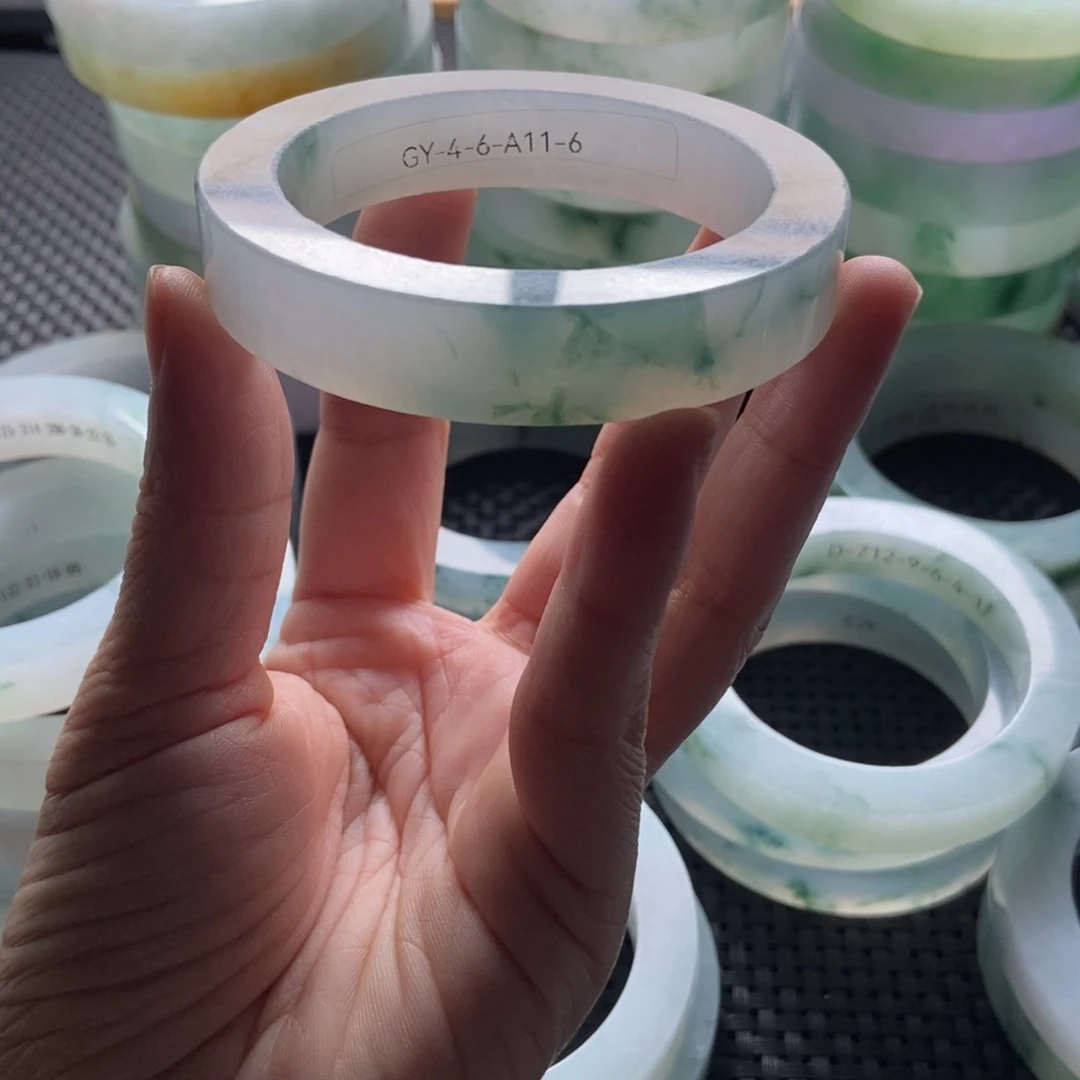 定制翡翠手镯未镶嵌三*