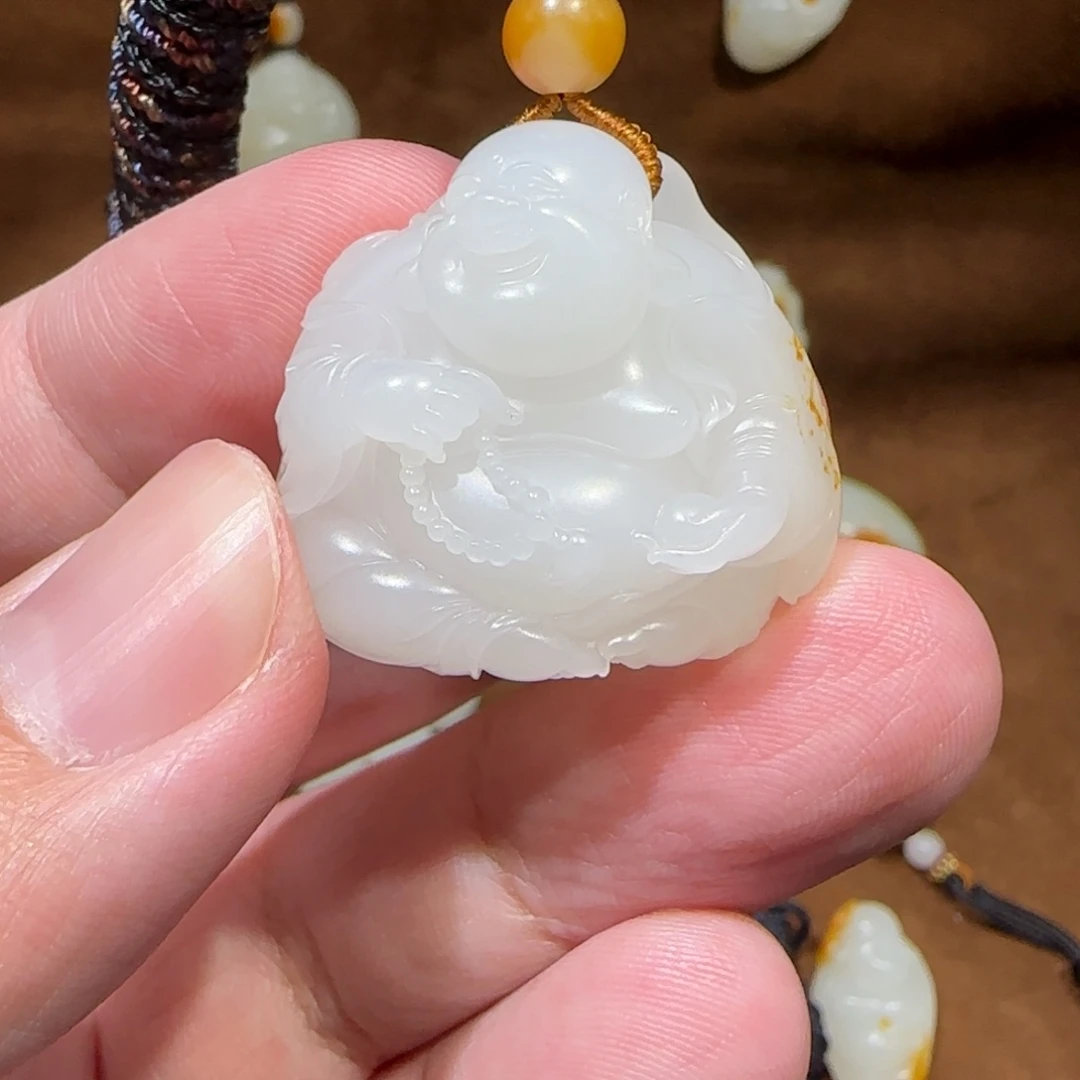 N***t颈饰未镶嵌和田玉