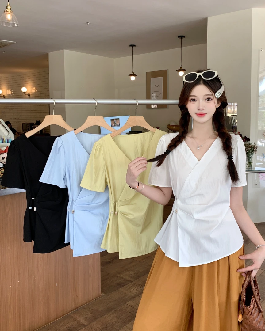 2025夏装新款胖mmV领高级感收腰遮肚显瘦系腰小衫上衣22049