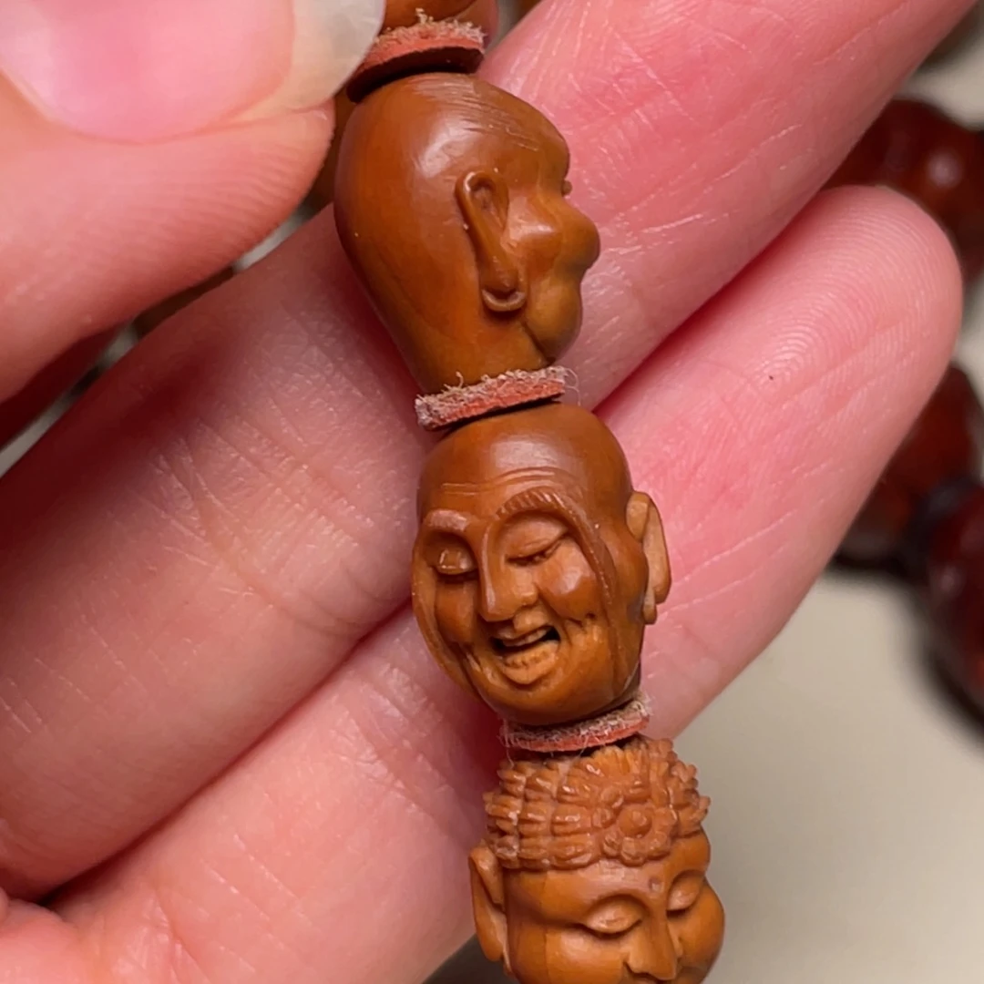 濠***品橄榄石及橄榄绿是其特色