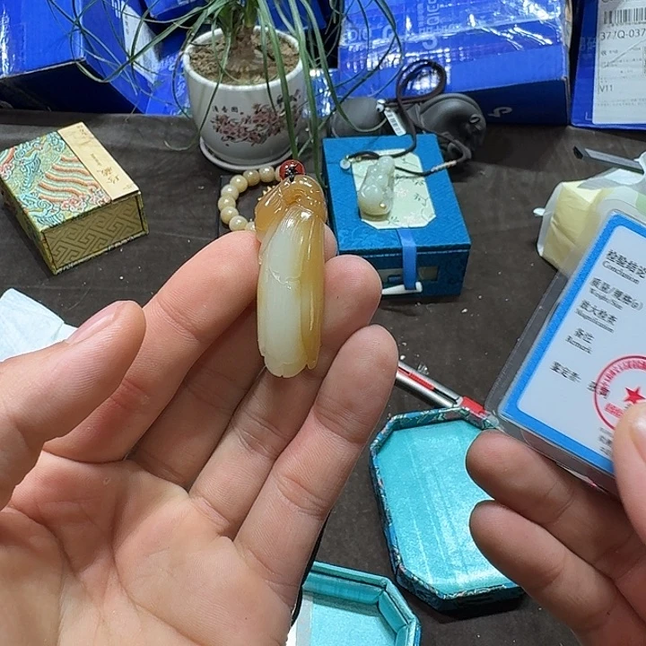 未镶嵌和田玉（糖玉）挂件