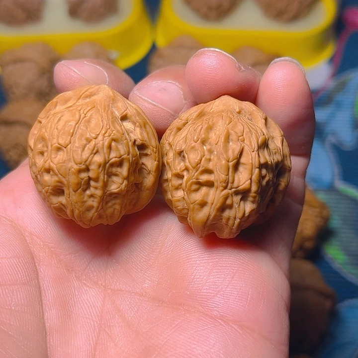 文玩核桃吊坠野生龙胆