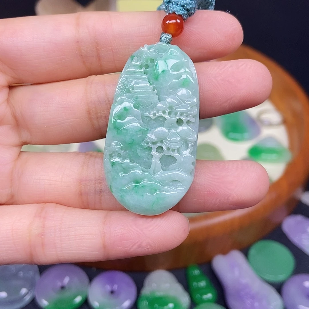 翡翠未镶嵌颈饰山水牌